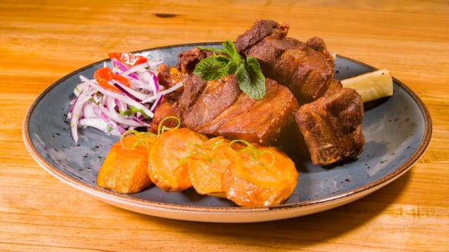 Chicharrón de Cerdo - Misto, Barcelona