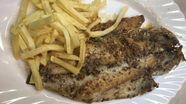 Dorada a la espalda - Taberna de Regiones, Las Rozas