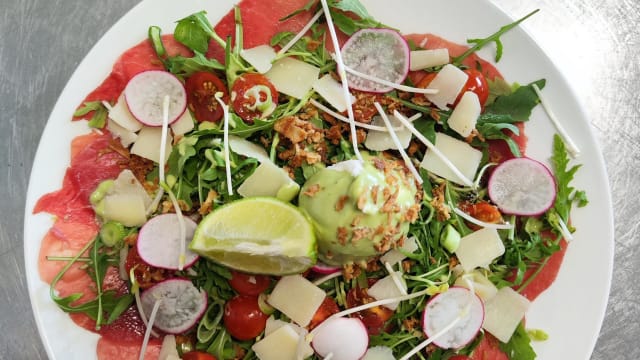 Carpaccio de boeuf et burratina - Domaine Malar