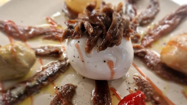 Acciughe cantabriche, bufala e sontuosi sott’olio evo - Pizzic'Osteria Volpetti Bistrot "Salumeria Storica dal 1870", Rome