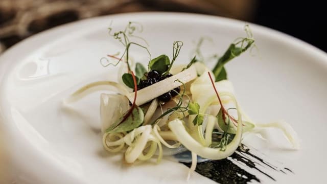 Crudité di seppia, olio agli agrumi, sedano ghiaccio.  - Lazzaro and Caterina, Gallipoli