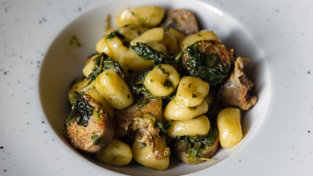 Gnocchi salsiccia homemade e triarielli - Ristorante Vittoria, Castel Di Sangro