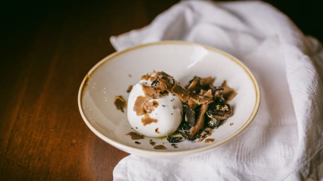 Burratina, cardoncelli e tartufo - Ristorante Vittoria, Castel Di Sangro