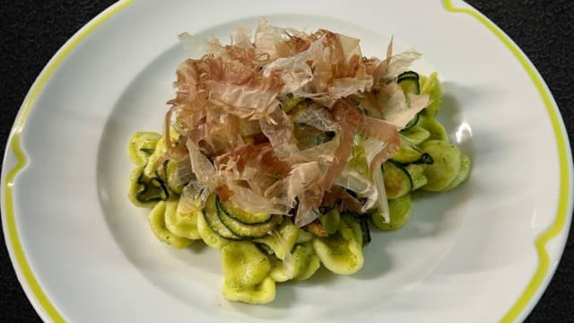 Orecchiette, zucchine alla scapece, provola e katsuobushi - Meraviglia by Farmacia dei Sani, Racale