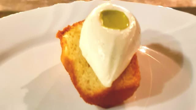 Babà al gin Fico e chantilly - Meraviglia by Farmacia dei Sani, Racale