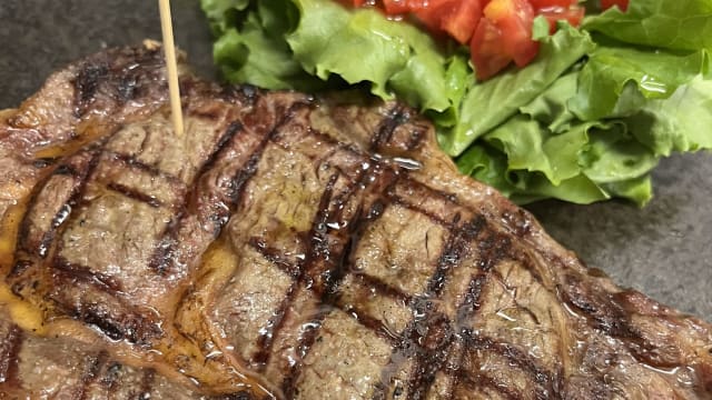 Bistecca di manzo alla griglia - La Pecora Nera