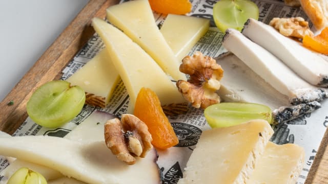 National cheese platter - La Catorce, Madrid