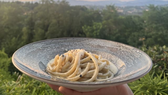 Pici cacio e pepe - Villa Castiglione 