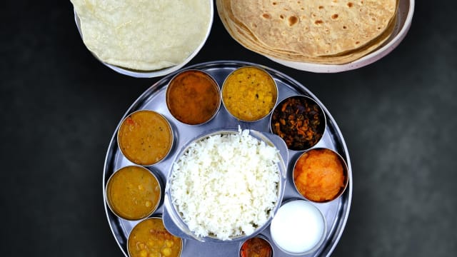 North Indian Thali - Saravana Bhavan Roma, Rome