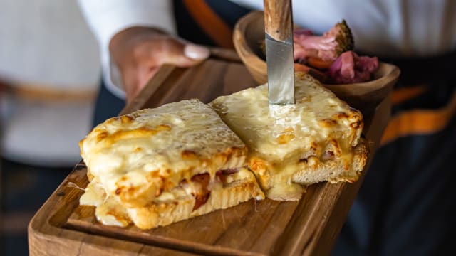 CROQUE MONSIEUR VALAISAN - Wild Cabin