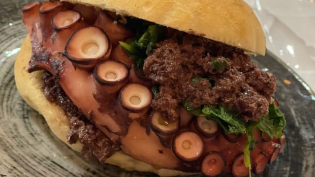 panino con polpo - Bottega di Mare