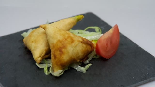 Samosa de carne (2 uds) - Shapla Indian Restaurant