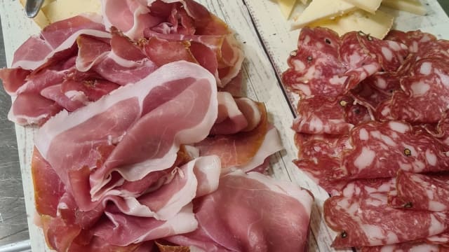 salumi e formaggi - Sani Sapori, Montevarchi