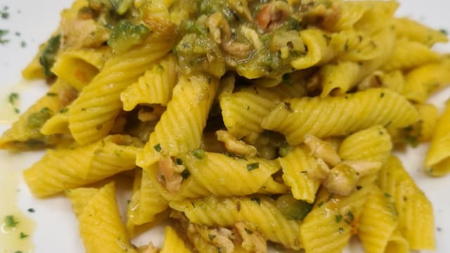 Garganelli con Fiori di zucca e zucchine - Sani Sapori