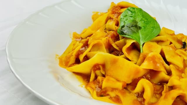 Tagliatelle con la Nostra Pomarola e Basilico - Le Mandrie di Ripalta, Montespertoli