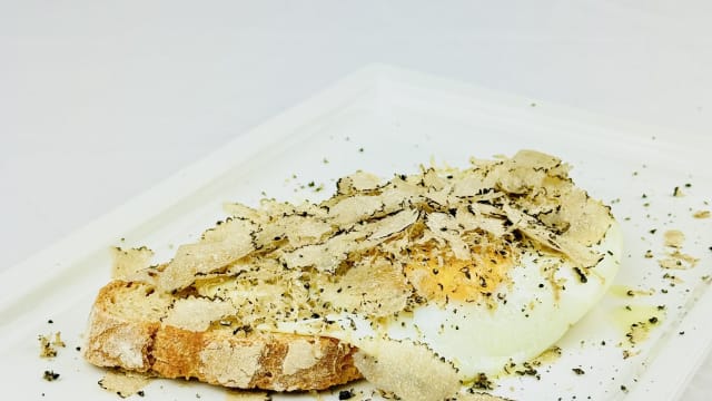 Crostone con Uovo e Tartufo - Le Mandrie di Ripalta