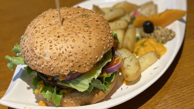 Le Burger au bleu d’auvergne - Le Grenier de Notre Dame, Paris