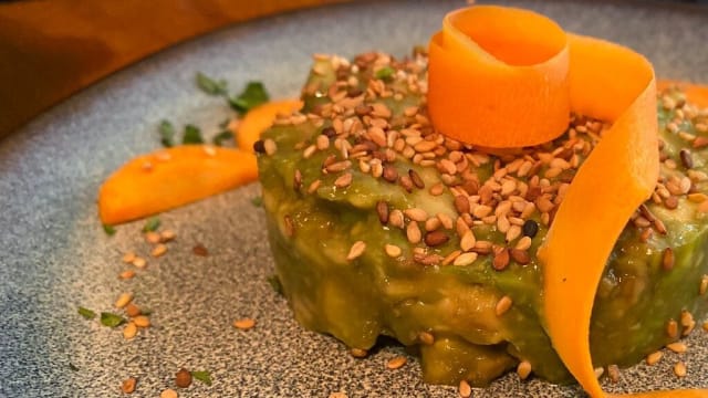 Le Tartare avocat et mangue VEGAN - Le Grenier de Notre Dame, Paris