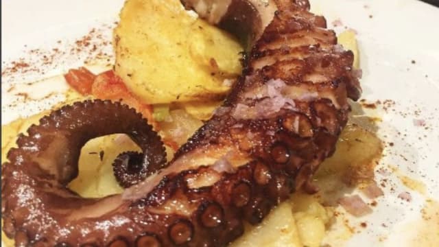 Pata de pulpo a la brasa  - La Taberna de Carmen