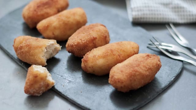 Croquetas Caseras - La Taberna de Carmen, Madrid