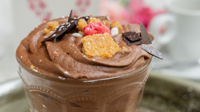 Mousse au chocolat gourmande a l’ancienne - Le Triadou Haussmann, Paris