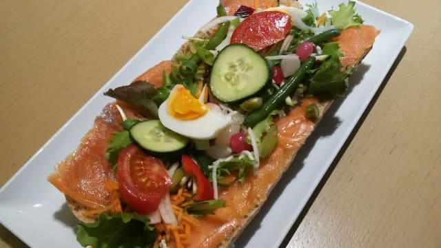 Broodje met gerookte zalm - 't Zandkoekje, Bruges