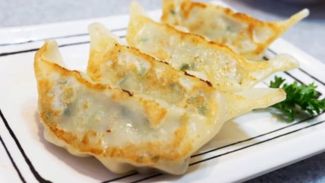 Gyoza au poulet et à la ciboulette (4p) - Etoile Gourmet, Paris