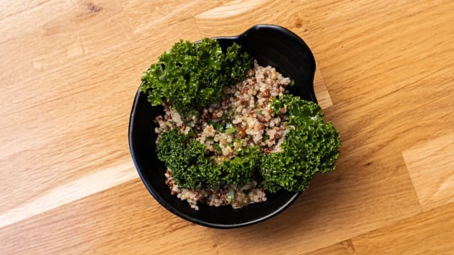 Kale-Quinoa Mix - Señor Piña Terraza Gótico, Barcelona