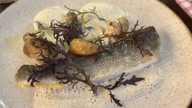 Filet de bar, légumes de saison  - Le Refuge des Moines, Paris