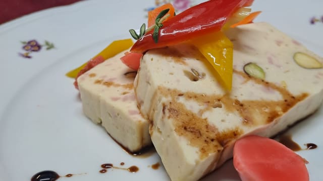 Terrina di pollo e pistacchi con verdure in giardiniera - Osteria Via dell'Abbondanza 14