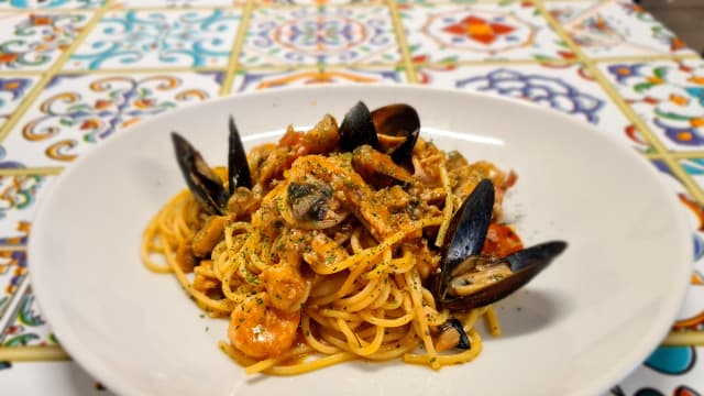 Spaghetti alla pescatora - Casa del pellegrino