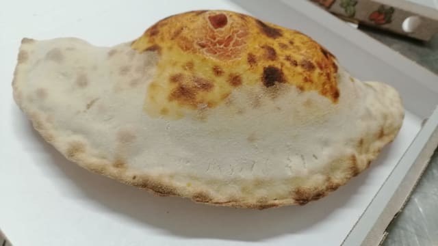 Calzone Classico  - Pizzeria Focacceria Bianca, Cagliari