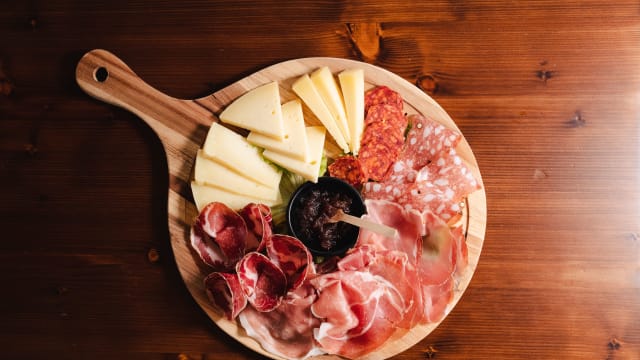 Selezione di salumi e formaggi - Puglianova, Alberobello