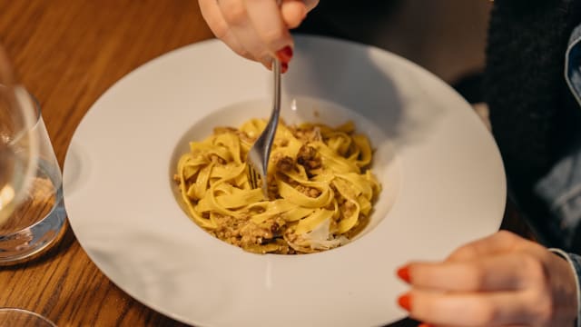 Tagliatelle al ragù bolognese - Osteria Brunello