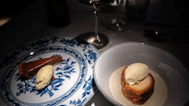 Tarta de chocolate, baba al ron - Nairod, Barcelona