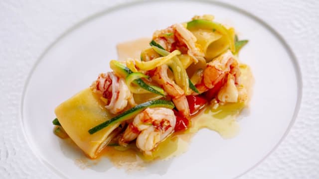 Paccheri  bio Felicetti  con gamberi rossi, pomodorini e zucchini ed olio al mandarino - Osteria da Pietro (Castiglione Delle Stiviere)