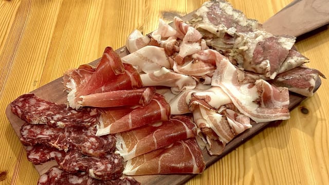 La nostra selezione di salumi - Vineria della Posta