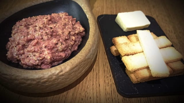 Steak tartar con trufa - Tastem