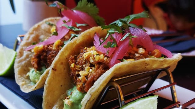 Taco de Cochinilla - Lola Sí Mola, Madrid