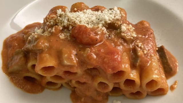 Candele di gragnano all'amatriciana di tonno - Matermatuta