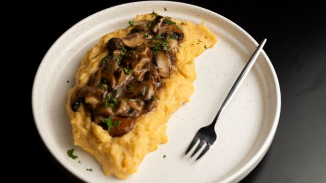 Polenta de miso con salteado de setas - Devoto, Barcelona