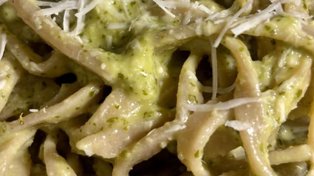 Tagliatelle di Gentil Rosso* tirate a mano con Pesto di menta, agrumi, pinoli e pecorino 6 mesi  - Osteria dell'arco, Rome