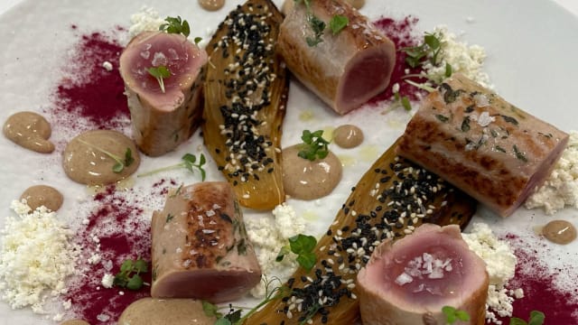 Tuna fillet, endive braised with sumiso, sesame seeds and salted peanut sauce  - Ostuni Palace - Il Bistrot