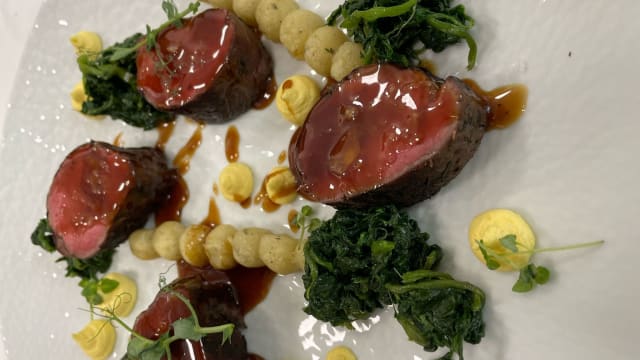 Beef fillet, rustic potatoes with thyme, chard and Béarnaise sauce  - Ostuni Palace - Il Bistrot