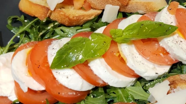 Caprese - Monterosso, Paris