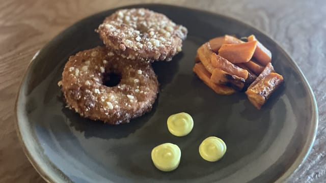 Cotoletta di sedano rapa con mayonese vegana e verdure al forno - Locanda PietraCavalla