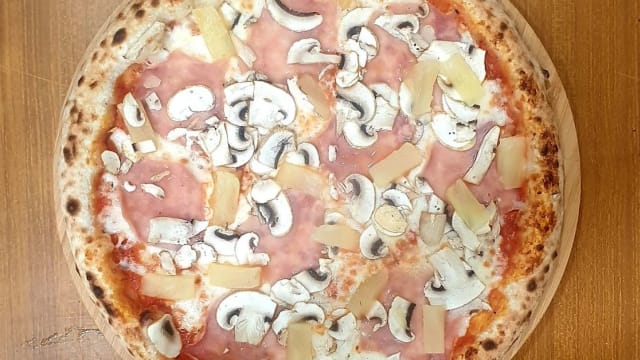 Pizza Hawaiana  - Il Nanglo Pizzeria