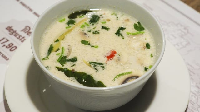 Tom ka Kai - Tik Thai