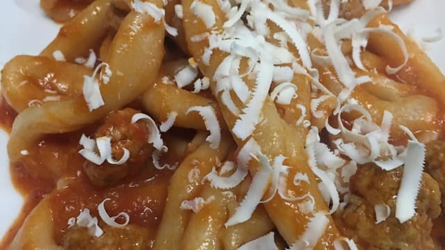 Fusilli al ferretto con polpettine cacioricotta - La Viestana