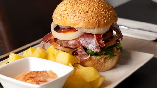 Burger ibérica - Micu Maku Sagrada Familia, Barcelona